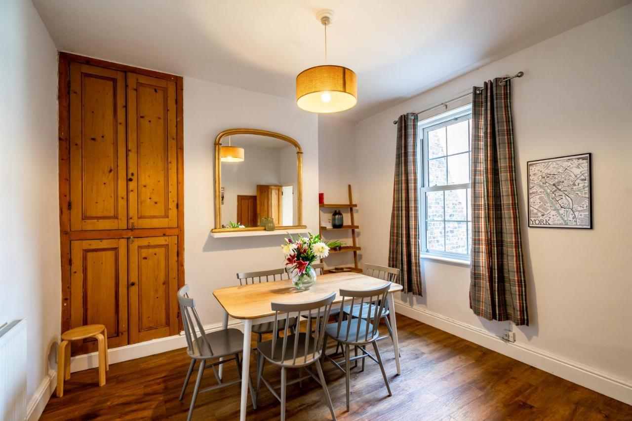 76 Nunnery Lane Villa York Esterno foto
